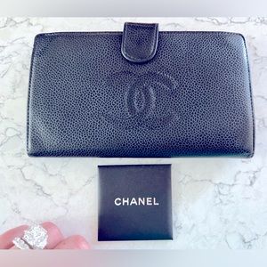 CHANEL Black Caviar Wallet